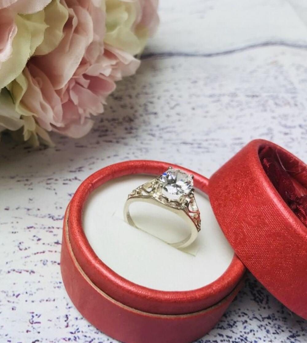 925 Sterling Silver CZ Ring Size 7.5